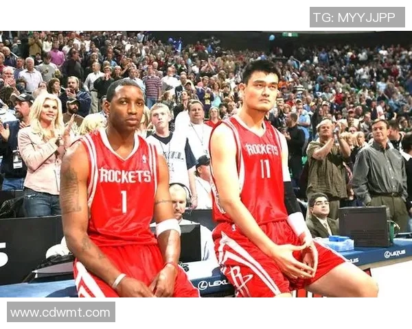 乔丹与姚明首次相遇的传奇时刻与篮球梦想的交汇点