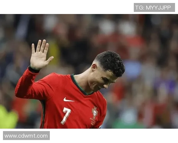 美国足球明星与球迷的激情碰撞共同书写足球传奇与梦想 美国足球明星与球迷的激情碰撞共同书写足球传奇与梦想